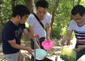 市場(chǎng)部燒烤派對(duì)